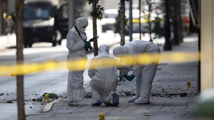 GOPE realiza procedimiento policial en Las Condes por objeto sospechoso en las afueras de la Torre Titanium