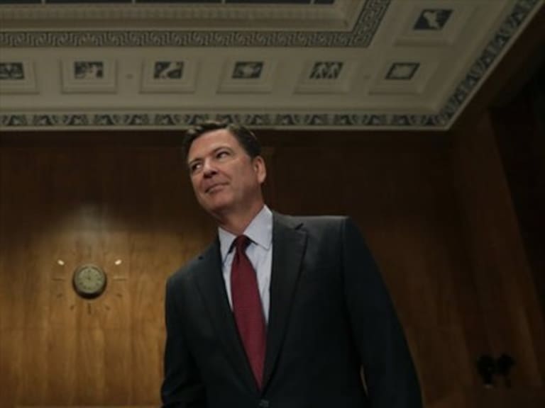 Jefe del FBI pide al Departamento de Justicia desestimar acusaciones de espionaje hechas por Trump