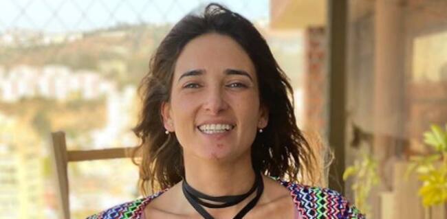 Camila Nash descargó Tinder y encontró pololo en la primera cita.