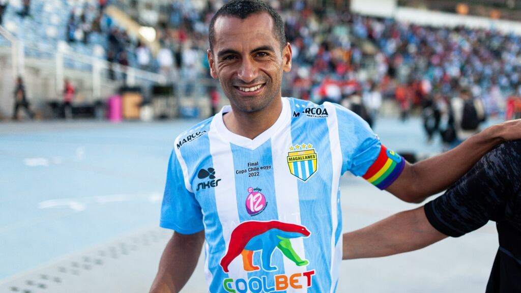 Magallanes oficializa el retiro de César Cortés del fútbol profesional: "Nos has hecho un mejor club"