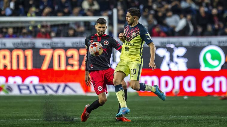 Diego Valdés celebró ante Joaquín Montecinos por la Liga MX