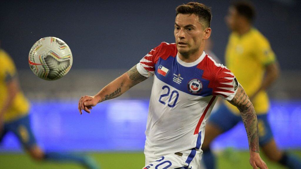 En el Bayer Leverkusen se molestaron por el viaje de Charles Aránguiz para jugar por Chile