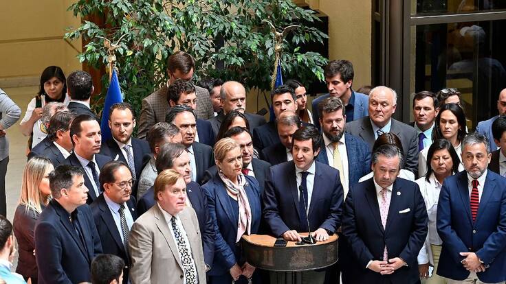 Oposición endurece críticas al Gobierno por reajuste del sector público y acusan falta de transparencia