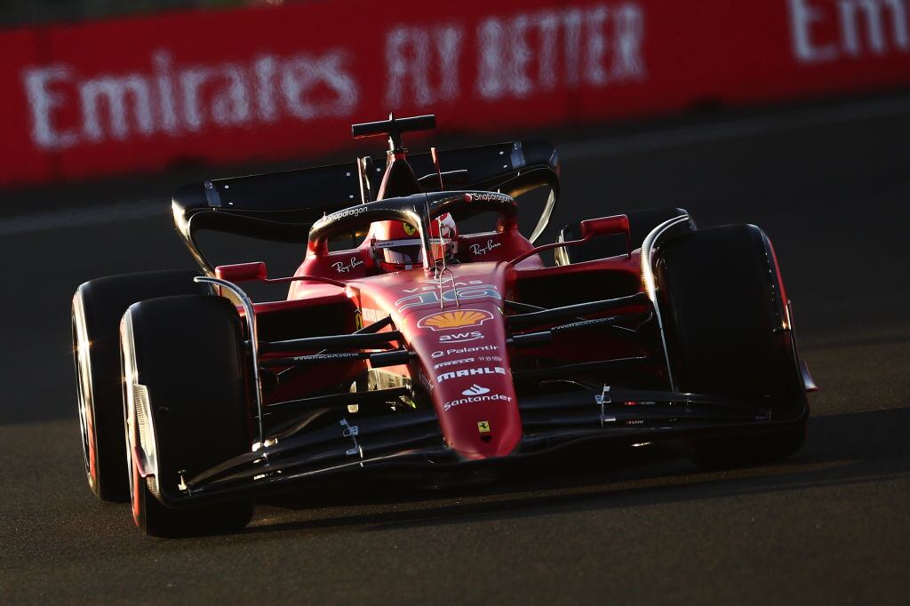 El piloto Charles Leclerc de Ferrari durante las prácticas en Jeddah