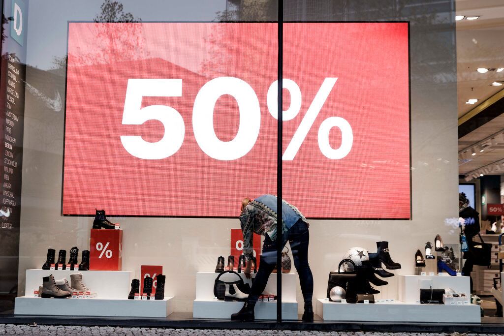 Tiendas anuncian descuentos para mejorar sus ventas en Alemania