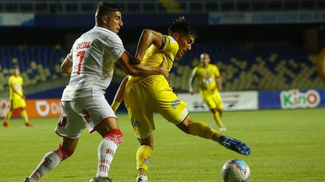 16 de Febrero del 2020/CONCEPCION
Federico Castro (i) Ballon (d), durante el partido vlido por la cuarta fecha del campeonato Plan Vital 2020, entre Universidad de Concepcion y Curico Unido disputado en el Estadio Ester Roa de la ciudad de Concepcion
FOTO:SEBASTIAN BROGCA/AGENCIAUNO