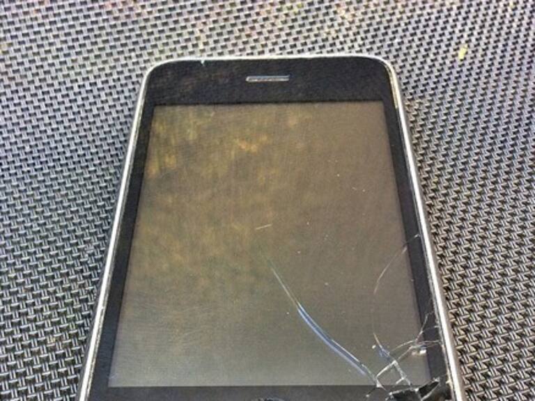 Pantallas de celulares podrían «regenerarse» de rayones para el año 2020