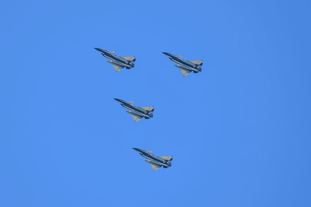 Jets de China realizan ejercicios en la feria aérea de Zhuhai