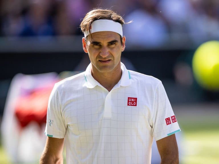 Roger Federer sufre en su recuperación y podría perderse la Laver Cup