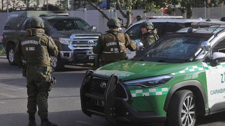 Madre y sus hijos de 9 y 11 años sufren violenta encerrona en Maipú: fueron amenazados con armas