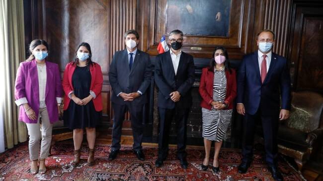 SinMario Marcel y Rodrigo Cerda - Reunión ministerio de Hacienda título