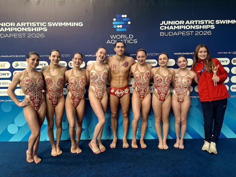 Con rutina inspirada en Rapa Nui: Team Chile destaca en el Mundial de Natación Artística Junior