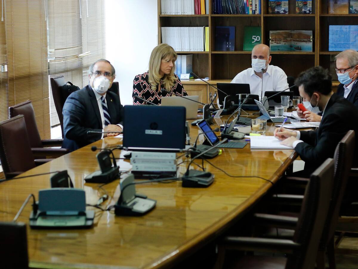 Estos son los tres proyectos que analizó la comisión de Economía del Senado para suspender cobro de servicios básicos