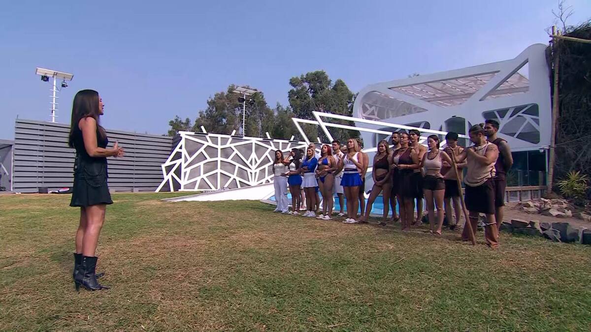 ¡Un blooper de aquellos! Canal 13 emite capítulo errado de “Mundos Opuestos” y spoilean a los seguidores