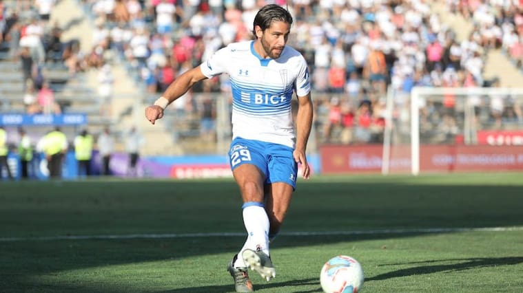 2 de Febrero del 2020, Santiago.Stefano Magnasco (C) ,durante el partido valido por la segunda fecha del Campeonato Nacional AFP PlanVital 2020, entre Universidad Catolica vs O'Higgins, disputado en el Estadio San Carlos de Apoquindo.
FOTO: AGENCIAUNO