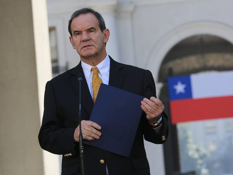 Andrés Allamand por límites con Argentina: Hay un error de concepto, nadie se apropia de lo que le pertenece