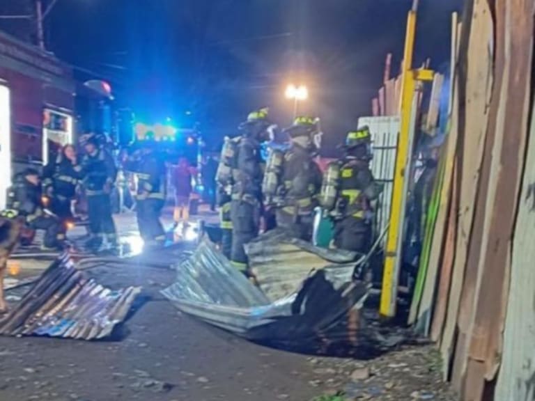 Madre y su hijo de 13 años mueren en incendio que afectó un cité en San Bernardo