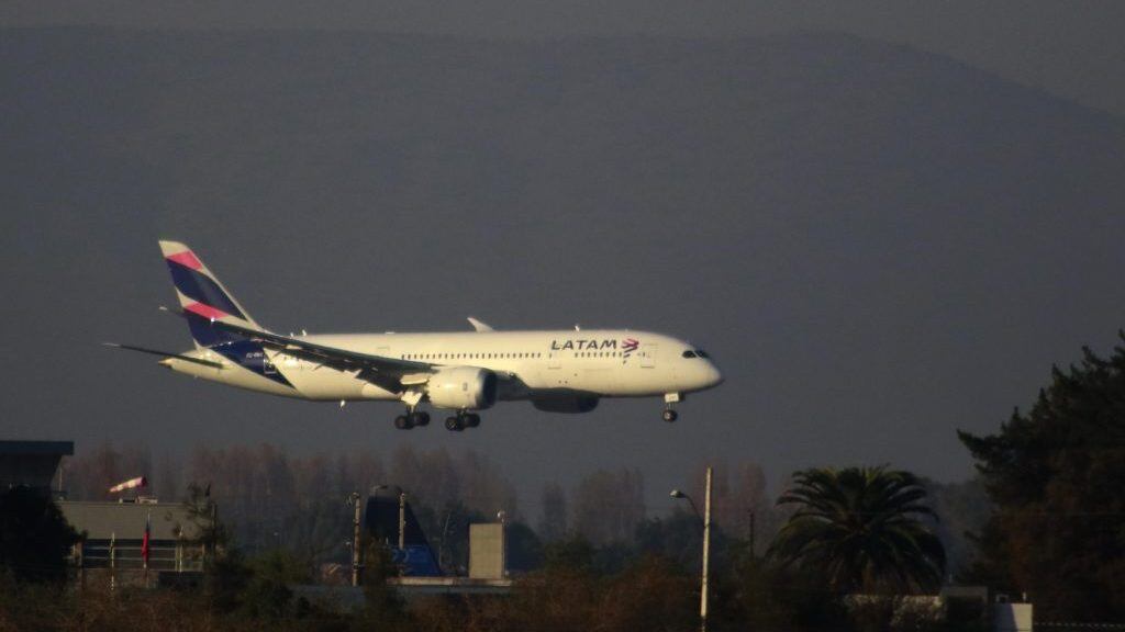 26 DE MAYO DE 2020/SANTIAGO Fotografías temáticas, debido a la quiebra de LATAM la Aerolínea mas grande de Latinoamérica, la cual solicitó acogerse al Artículo 11 de la Ley de Quiebras de Estados Unidos.
FOTO: MAURICIO MÉNDEZ/AGENCIAUNO