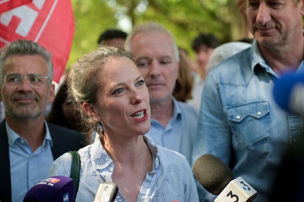 La candidata a primer ministra del Nuevo Frente Popular, la economista Lucie Castets, en un evento en Tours de Francia.