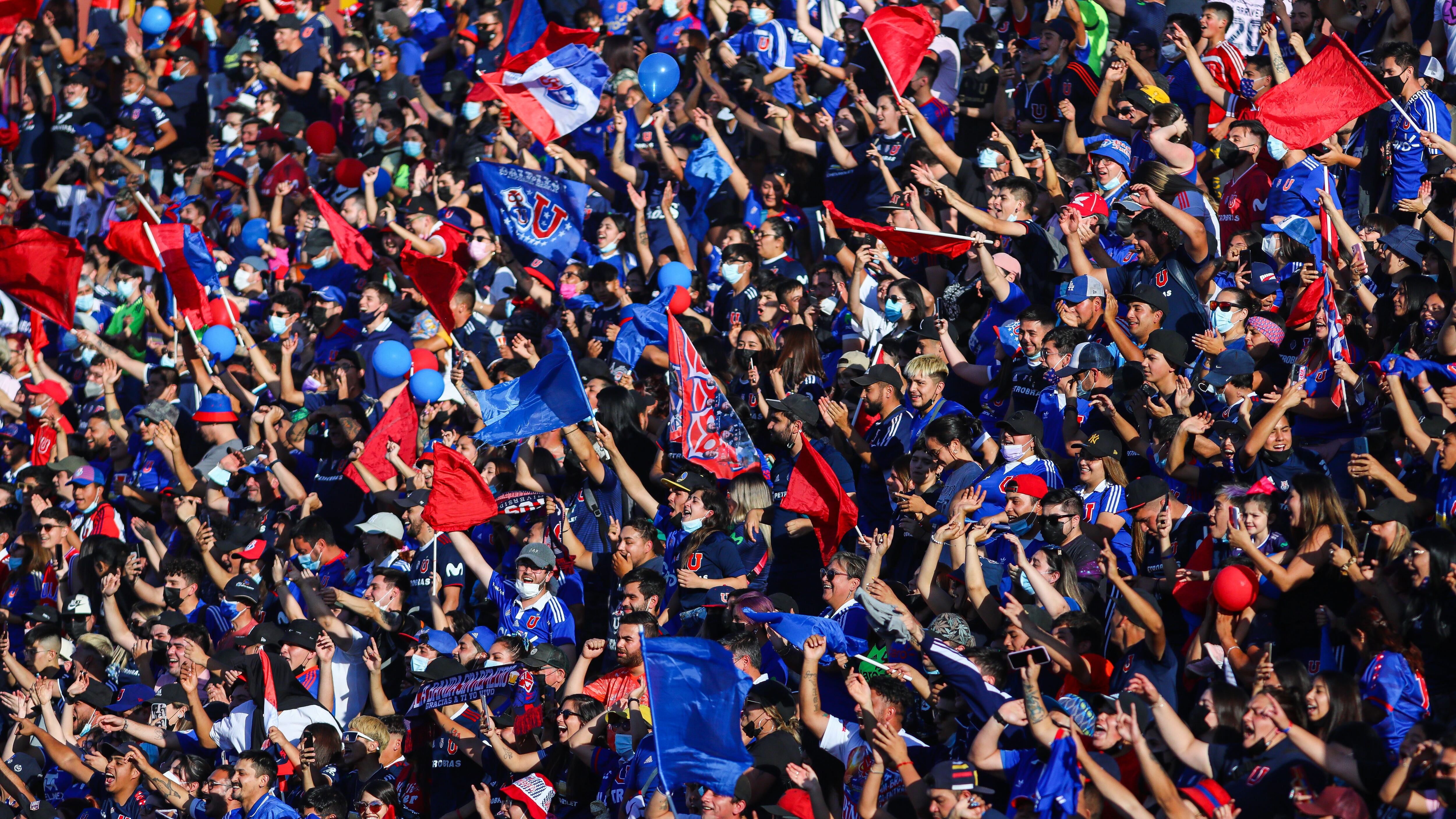 U de Chile: hinchas rompen uno de los accesos e ingresan al Santa Laura