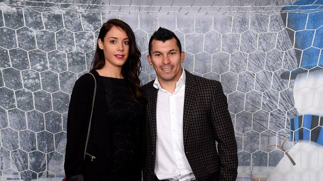 Cristina Morales y Gary Medel.