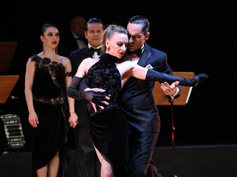 FOREVER TANGO