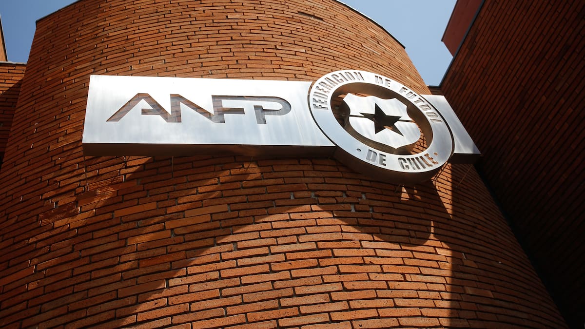 Nuevo golpe para la ANFP: fue estafada por empresa que compró el nombre de uno de sus torneos