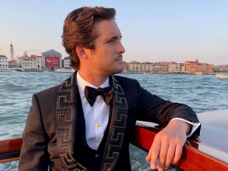 ¿Se parece? Diego Boneta interpretó a Luis Miguel en icónico video y las fanáticas estallaron