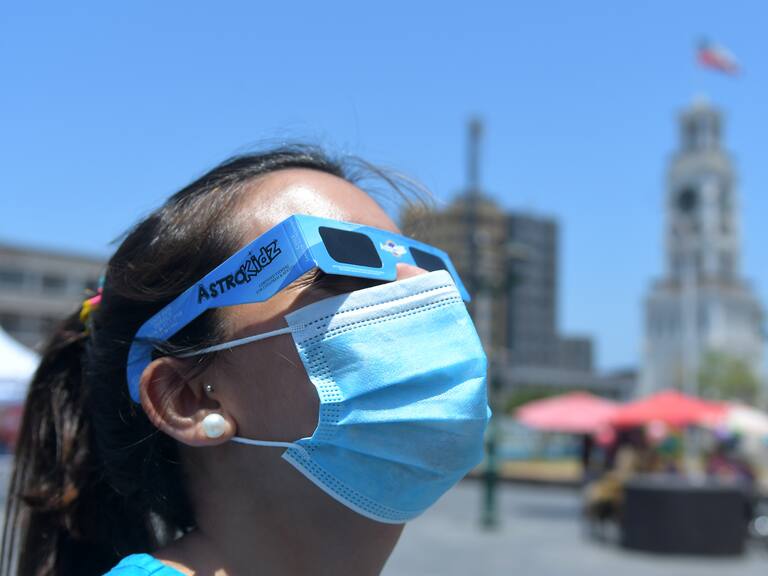 14 de Diciembre de 2020 / IQUIQUEMuy poco interés provocó en los iquiqueños el eclipse, el cual casi pasó desapercibido en la ciudad.
FOTO: CRISTIAN VIVERO BOORNES/AGENCIAUNO