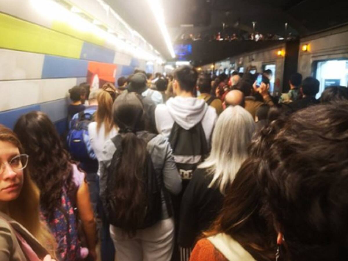 Falla de energía obliga a cerrar siete estaciones de la Línea 5 del Metro de Santiago