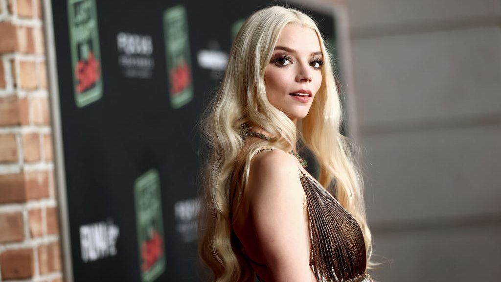 Anya Taylor-Joy - Black Cat