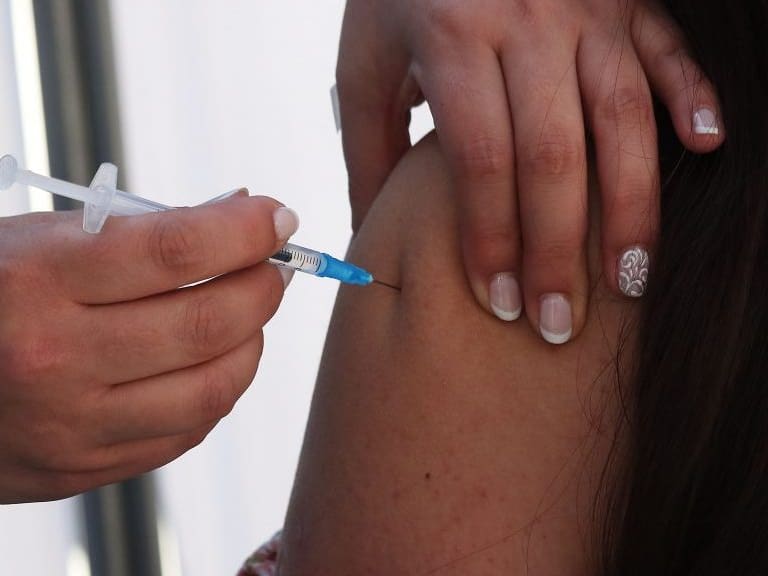 San Bernardo suspende vacunación por falta de stock.