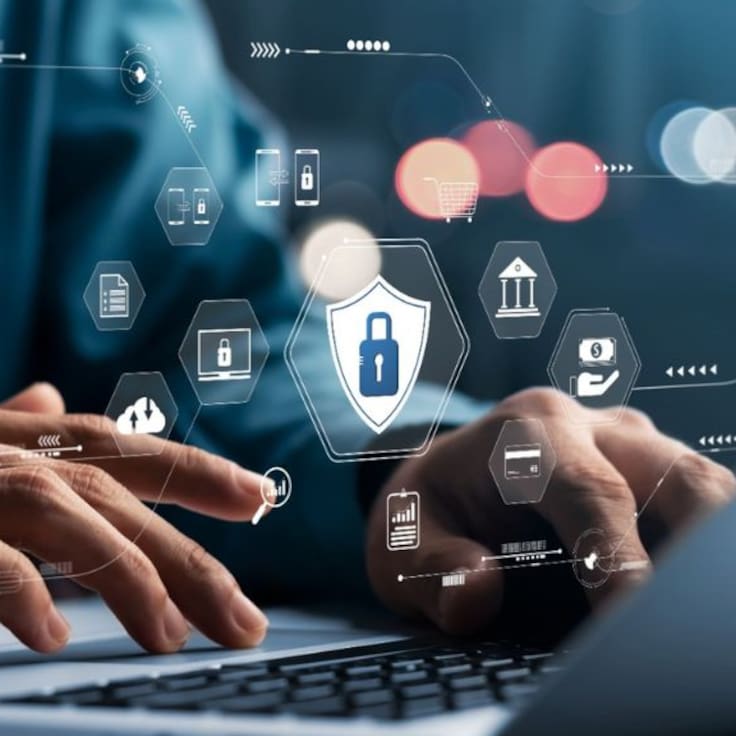 Estafas digitales se disparan en marzo: alertan a apoderados por fraudes con IA en regreso a clases