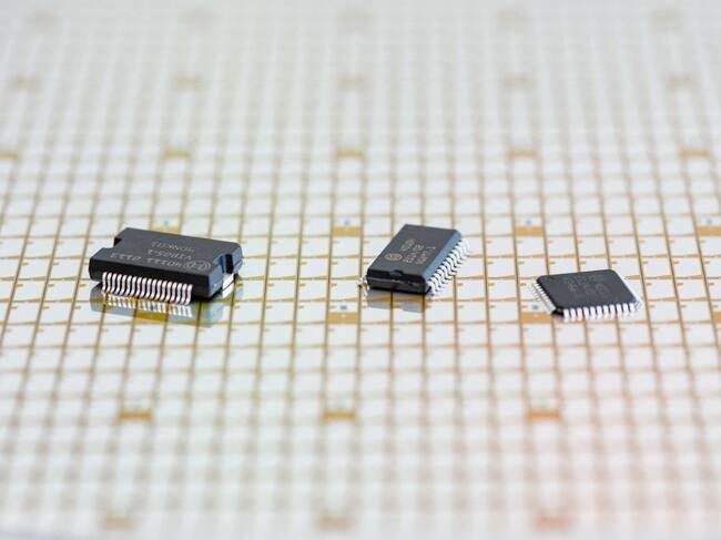 Microchips fabricados por la empresa Bosch en Dresde
