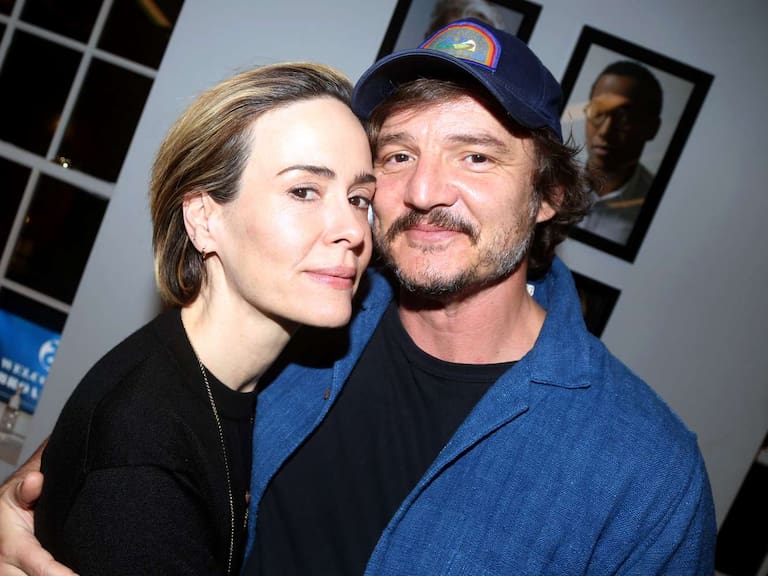 Sarah Paulson se refiere a su amistad con Pedro Pascal y habla sobre el impacto de la fama en la vida del chileno