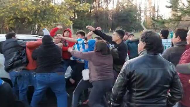 VIDEO | Violenta pelea en partido de fútbol amateur deja heridos en Los Ángeles