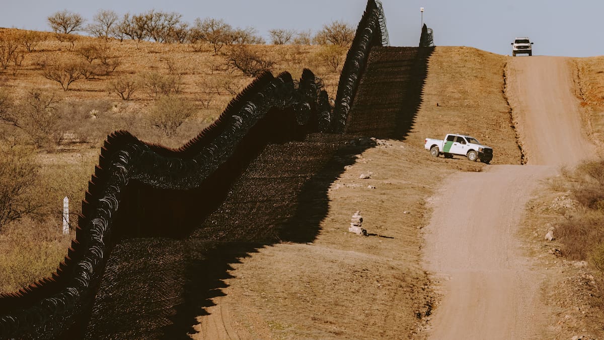 “Tratan muy mal a la gente”: las críticas desde el muro que separa a México de Estados Unidos