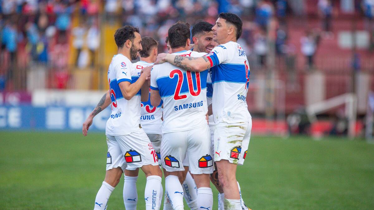 La UC no tuvo piedad con Huachipato: “cruzados” golean y se mantienen en el podio del Campeonato Nacional
