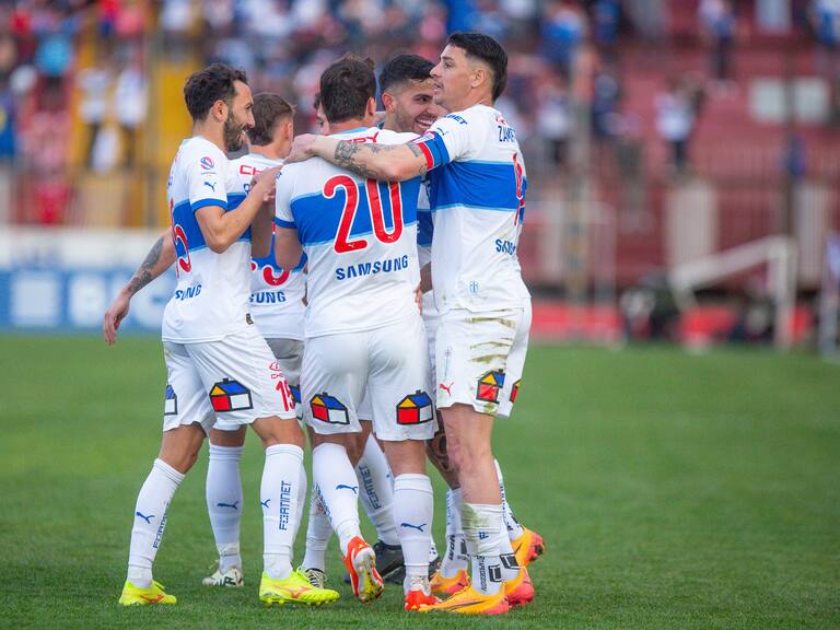 La UC no tuvo piedad con Huachipato: “cruzados” golean y se mantienen en el podio del Campeonato Nacional