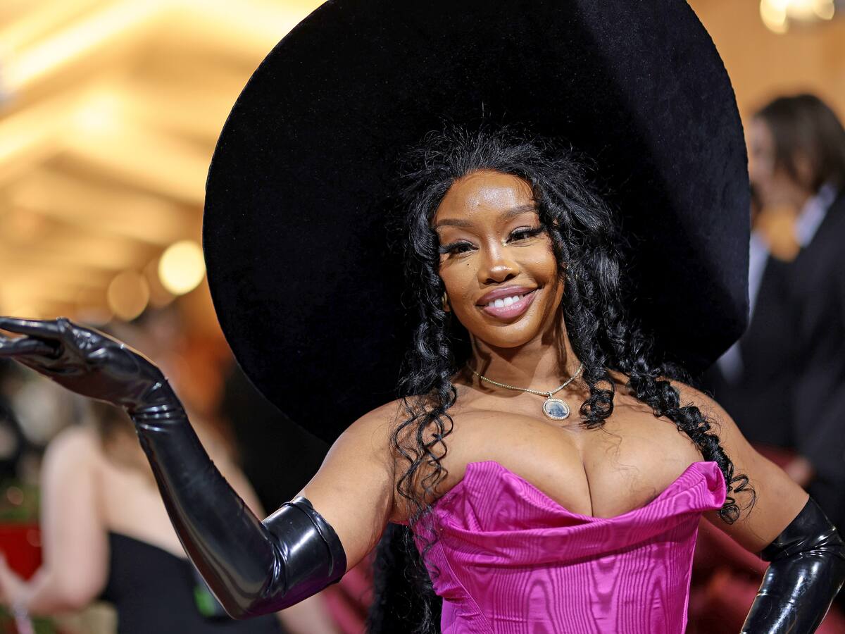Premios Grammy 2024: quién es SZA, la artista más nominada, y que lidera cartel de Lollapalooza Chile