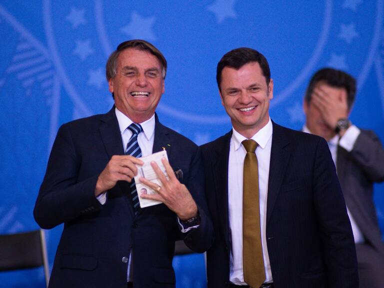 Exministro de justicia de Brasil Anderson Torres junto a Jair Bolsonaro