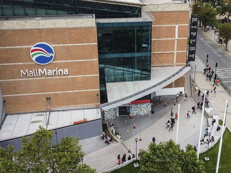 Familia demanda a Mall Boulevard Marina Arauco por menor que casi pierde una mano en escalera mecánica