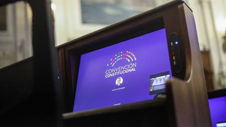 11 de mayo del 2022/SANTIAGOUn monitor de computador, durante la Sesión N°100 Pleno Convención Constitucional, que se realiza en el ex congreso Nacional.
FOTO: SEBASTIAN BELTRAN GAETE/AGENCIAUNO