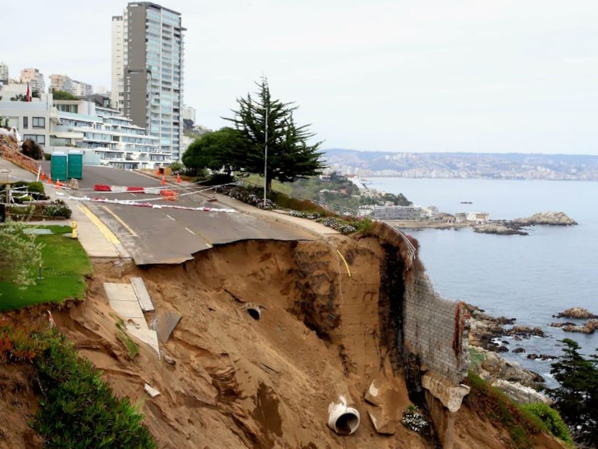 Socavón en Viña del Mar: comienzan trabajos de relleno y coordinación para vaciar departamentos comprometidos