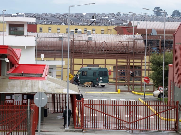 Sustancias eran entregadas por un dron: Gendarmería realiza importante decomiso de drogas en cárcel de Puerto Montt