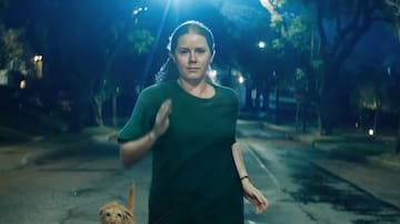 “Nightbitch”: los detalles de la película sobre una mujer que cree que se está convirtiendo en un perro