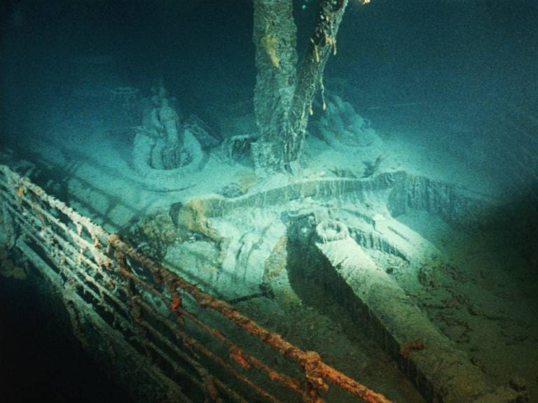 Revelan inédito video del Titanic captando por primera vez al barco hundido en el fondo del mar
