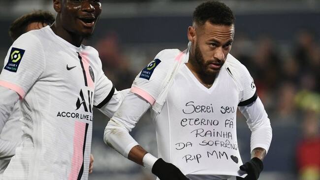 Neymar celebración dedicatoria Marília Mendonça
