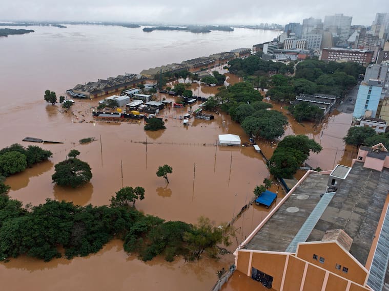 Lluvias e inundaciones golpean al sur de Brasil