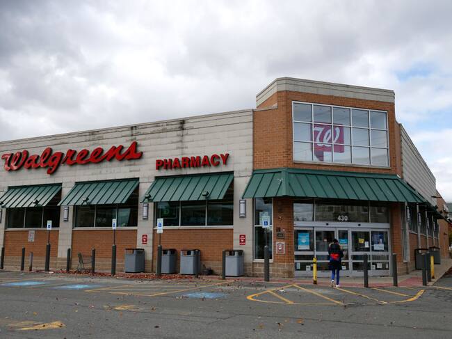 Local de la cadena de farmacias Walgreens en la ciudad de Revere